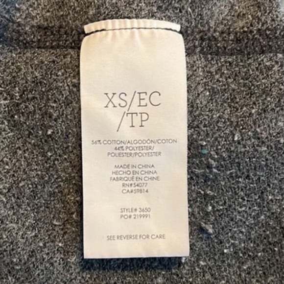 Cabi Dress Womens XS Gray Obsidian Put On Crewneck Sweatshirt Neutral Minimalist - Picture 6 of 7